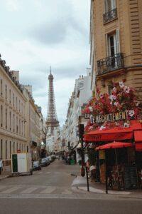 France, the intense heatwaves and the floods. Features of climate change